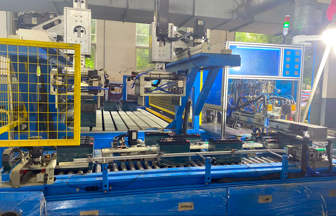 Battery continuous casting and rolling equipment
